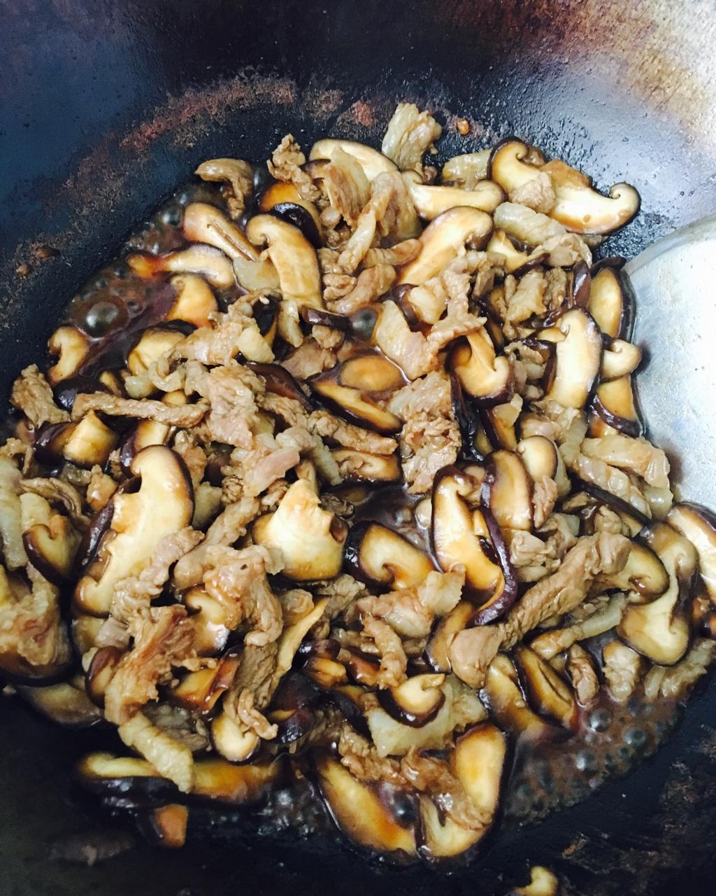 下饭神器 - 香菇炒肉 香菇炒肉丝