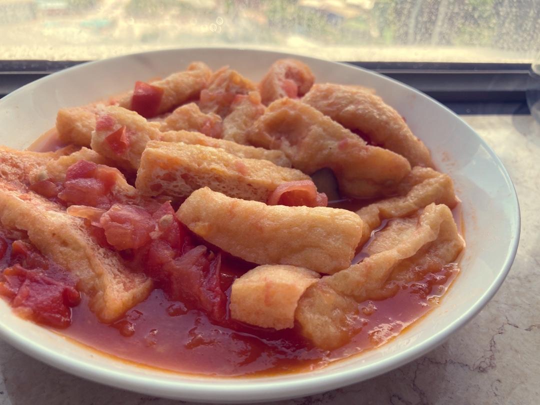 番茄焖豆腐泡，低脂开胃又营养。