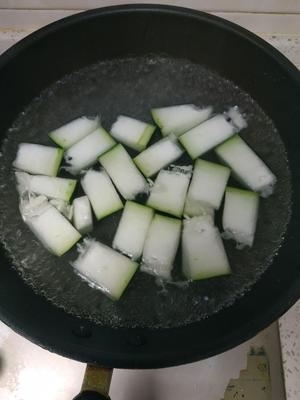 超级祛湿减肥冬瓜薏米丸子汤的做法 步骤5