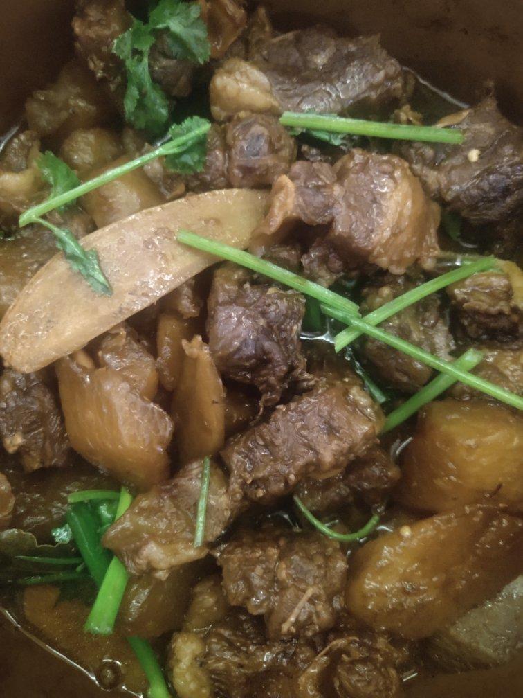 广式焖牛腩