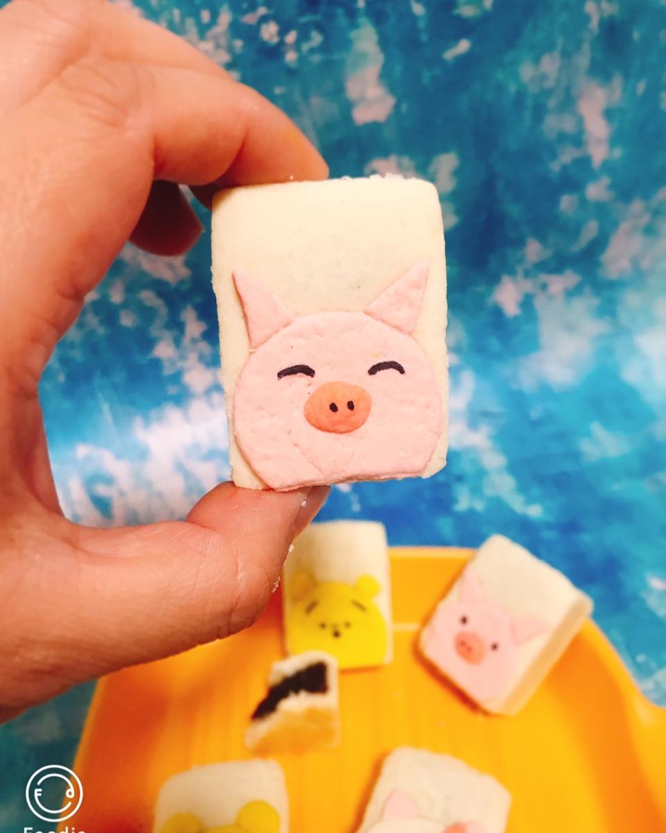 卡通维尼豆沙方形酥
