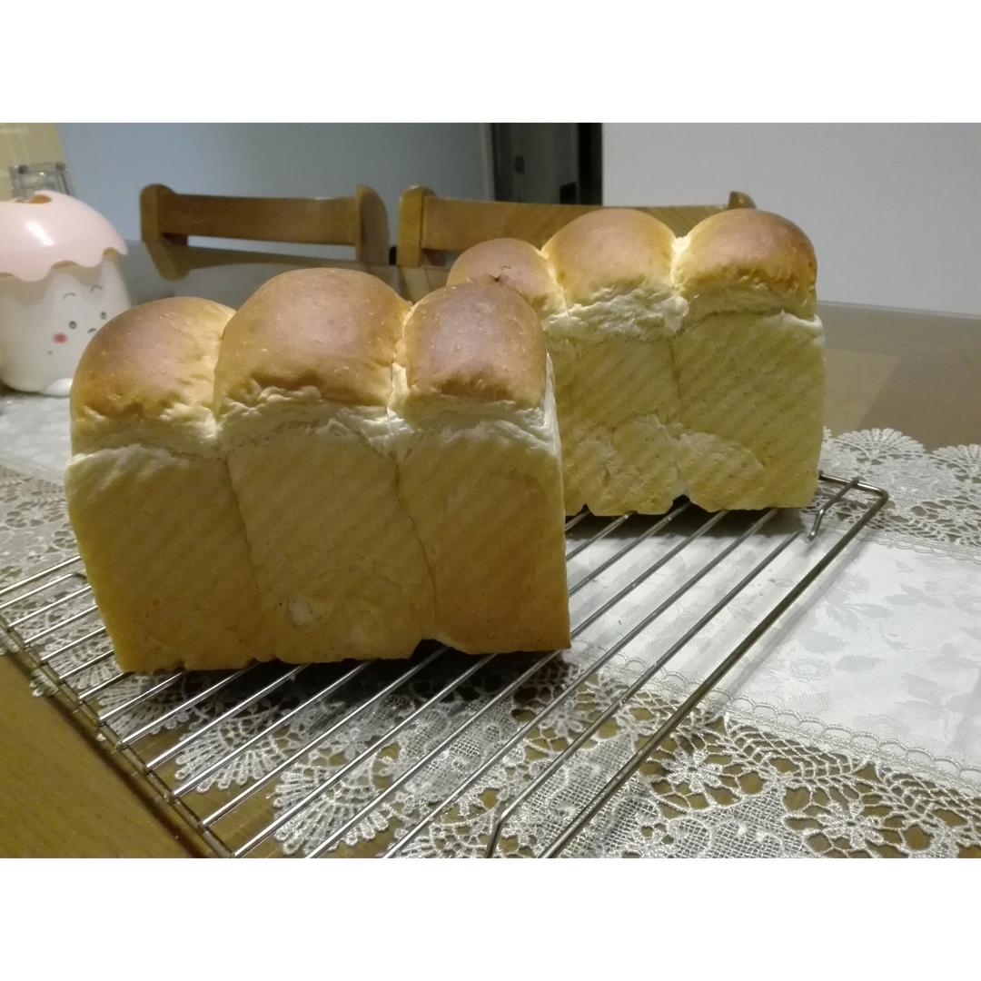 牛奶鸡蛋吐司