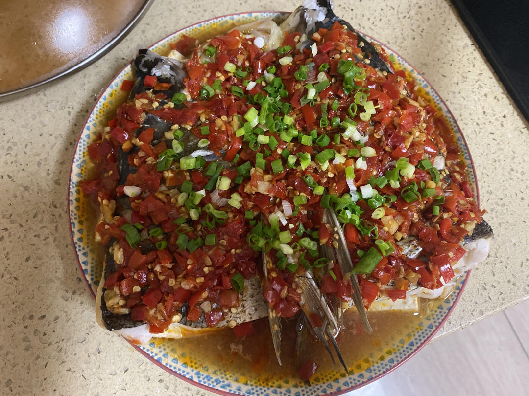 剁椒鱼头，最正宗的做法，8分钟出锅，比饭店好吃一百倍，简单易学，全家都爱吃
