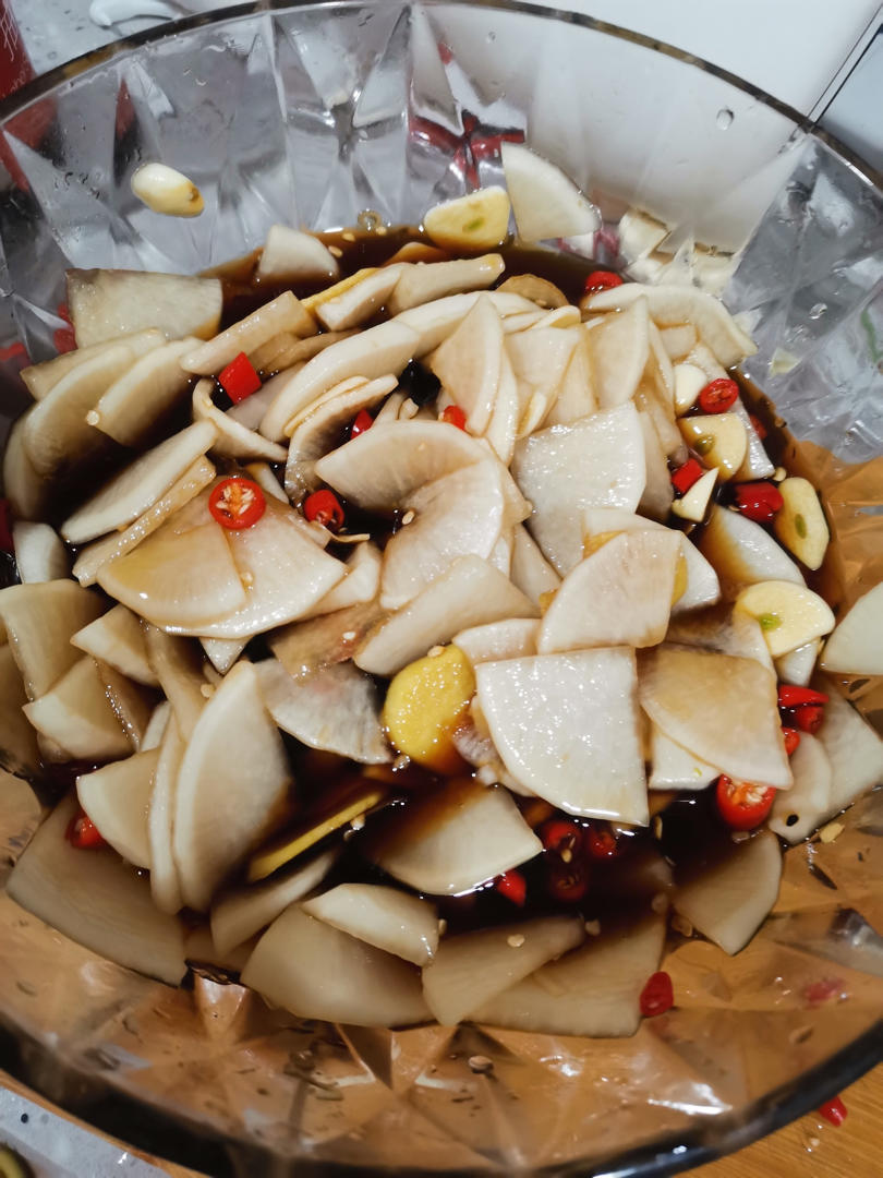嘎巴脆的腌白萝卜