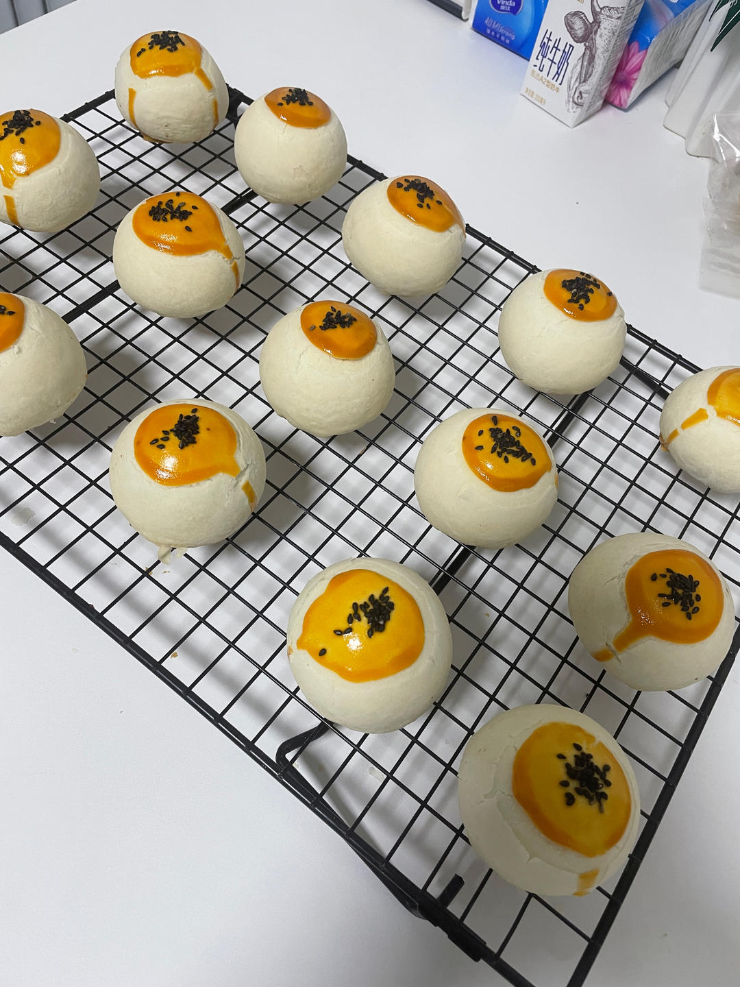 酥掉渣的蛋黄酥