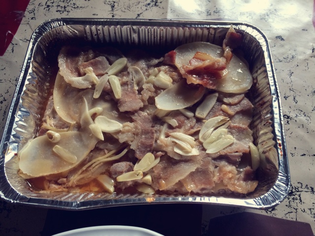 蜜汁五花肉烤土豆