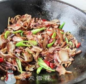 小炒腊猪头肉的做法 步骤4