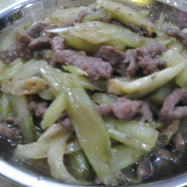 芹菜炒牛肉