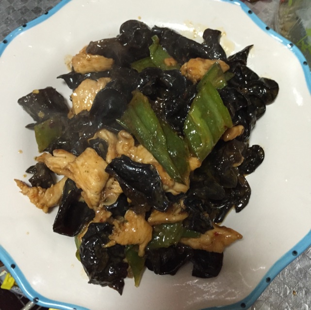 香炒鸡肉木耳