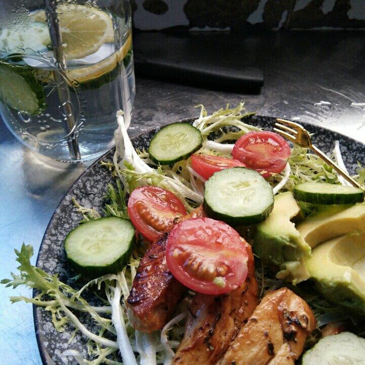 高蛋白美味低脂高颜值鸡胸肉蔬菜沙拉（超详细视频）