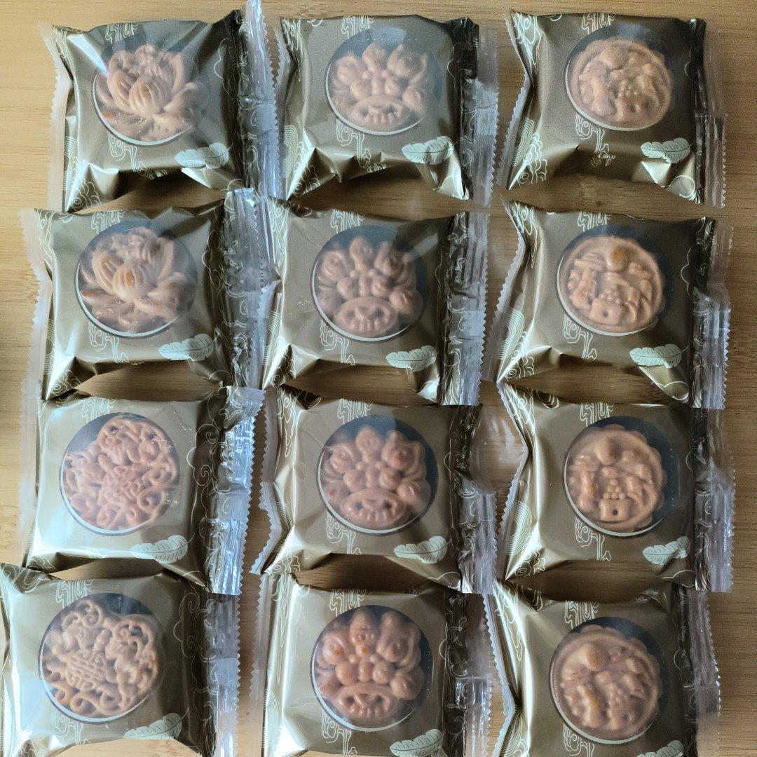 广式月饼—蛋黄莲蓉月饼