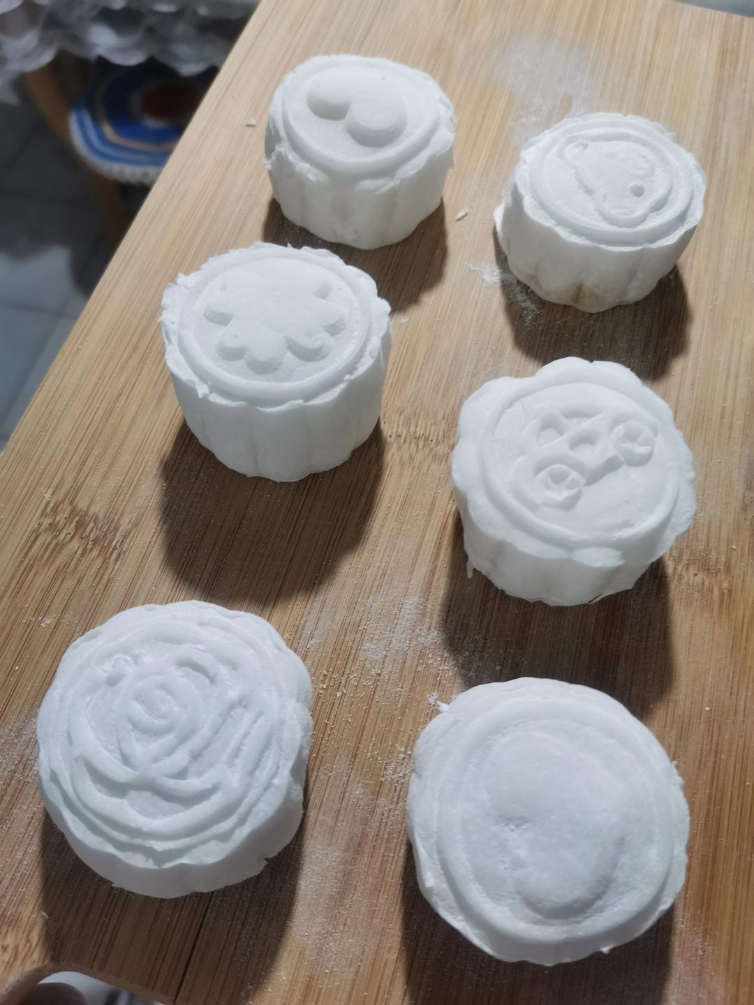 好吃到哭的冰皮月饼（细腻绿豆沙/榴莲）