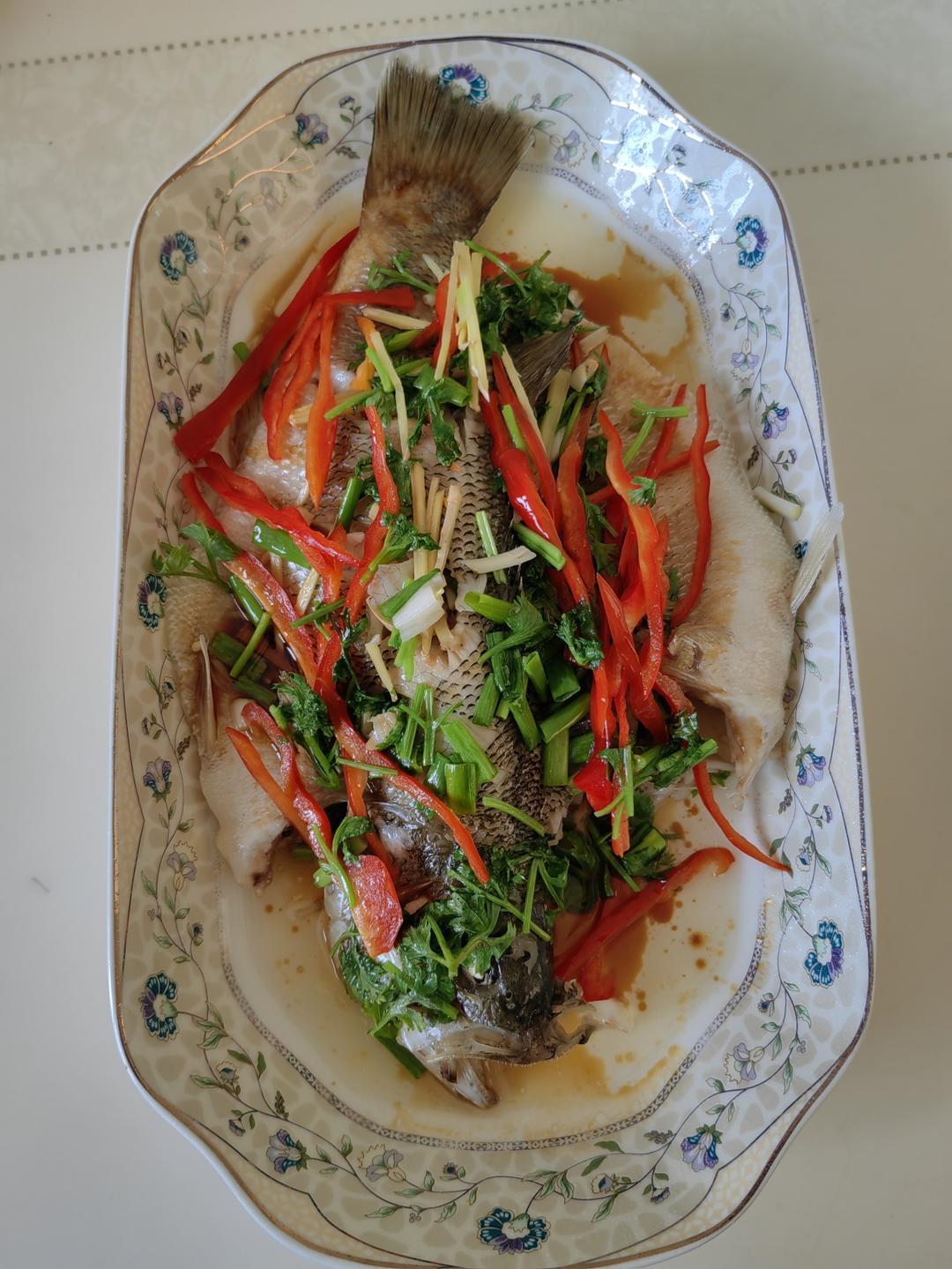 10分钟做 清蒸鲈鱼 （附切鱼图解）