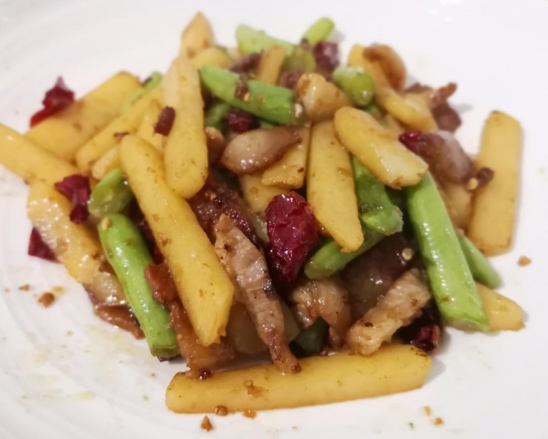 很下饭的土豆炒四季豆