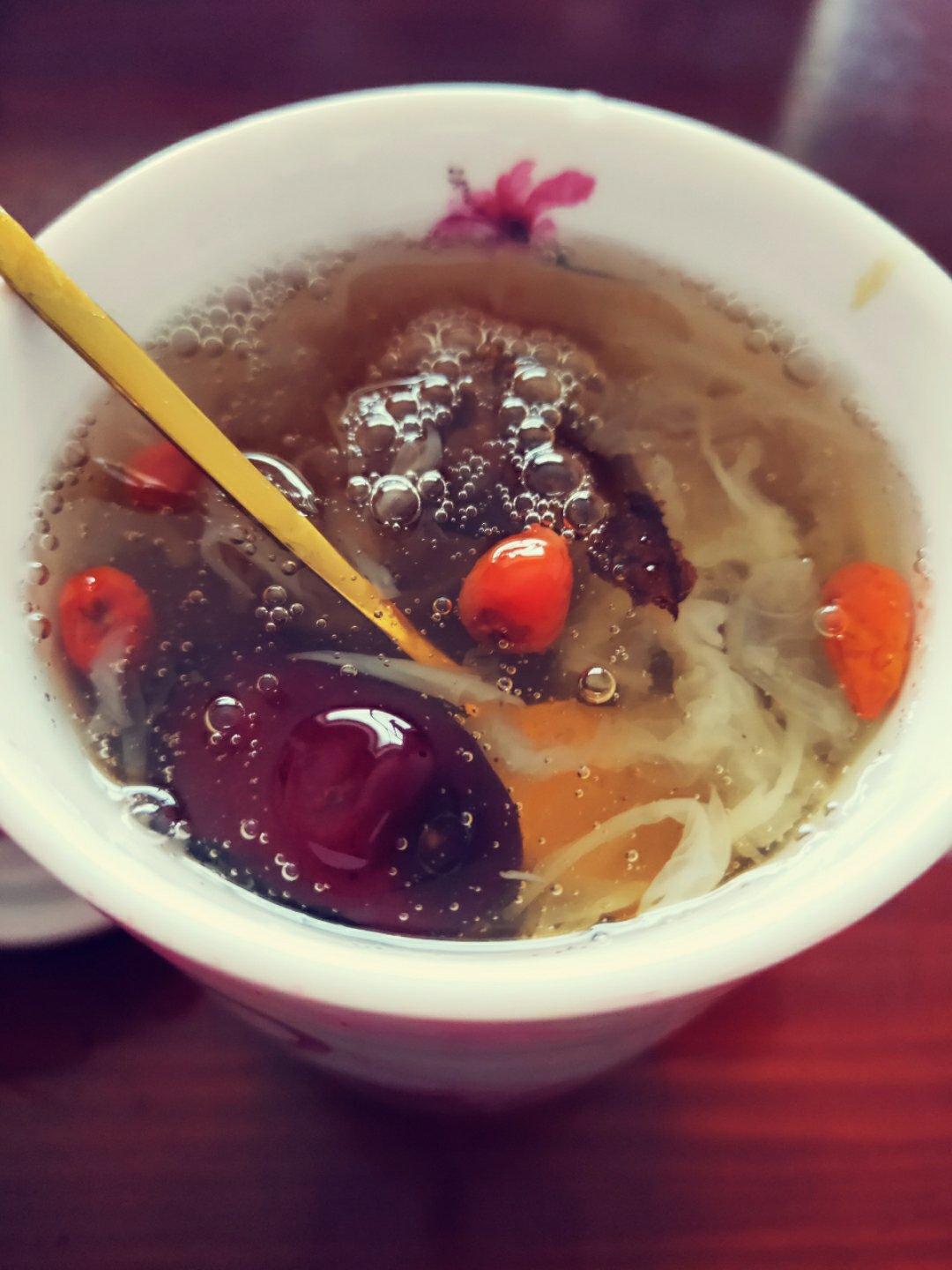 桃胶雪燕皂角米银耳羹（速成）