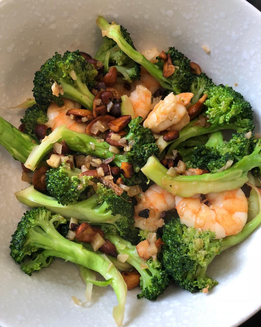 西兰花腰果炒虾仁