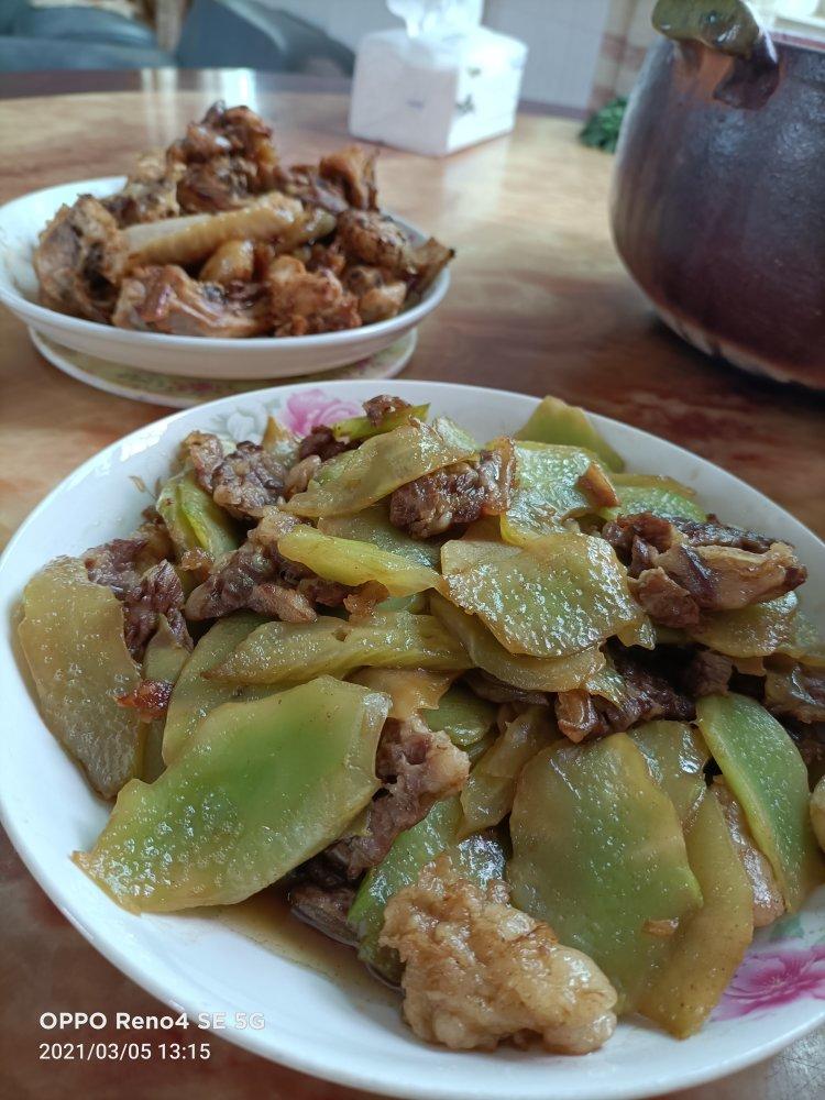 莴笋炒牛肉