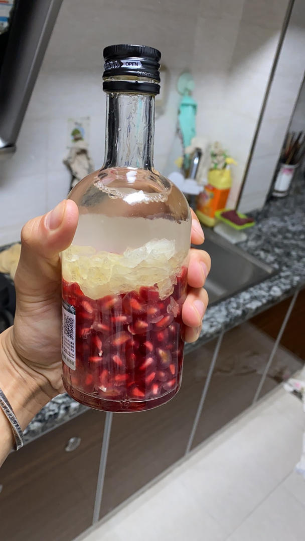 石榴酒，把秋天的果实装进我的餐柜里