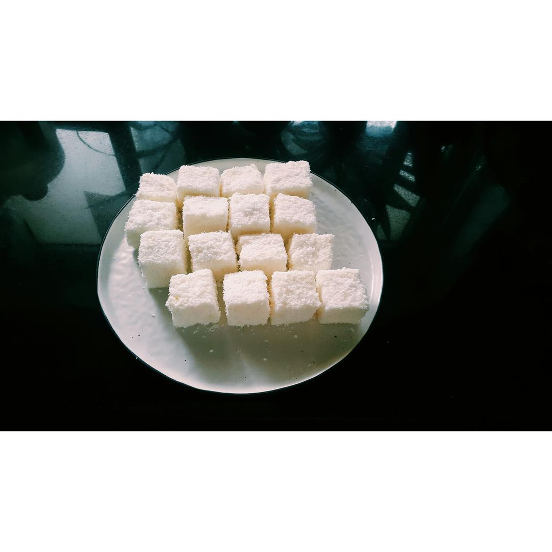 完胜85度C牛奶椰丝小方