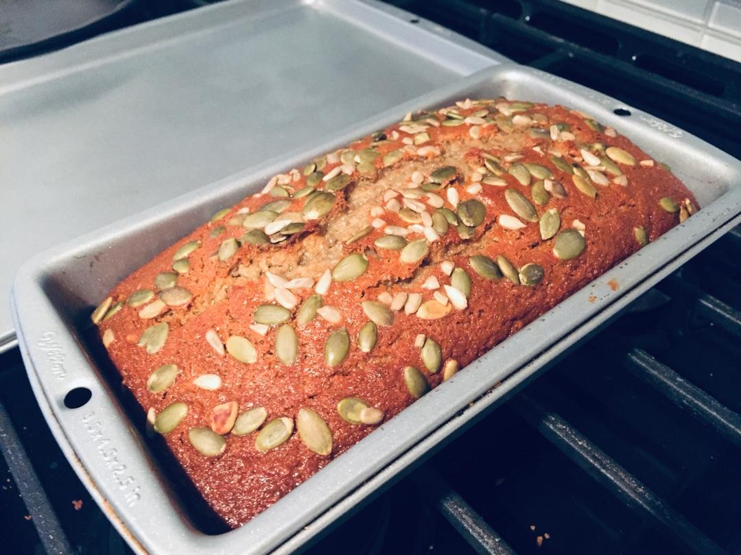 香蕉核桃磅蛋糕 Banana & Walnut Pound Cake