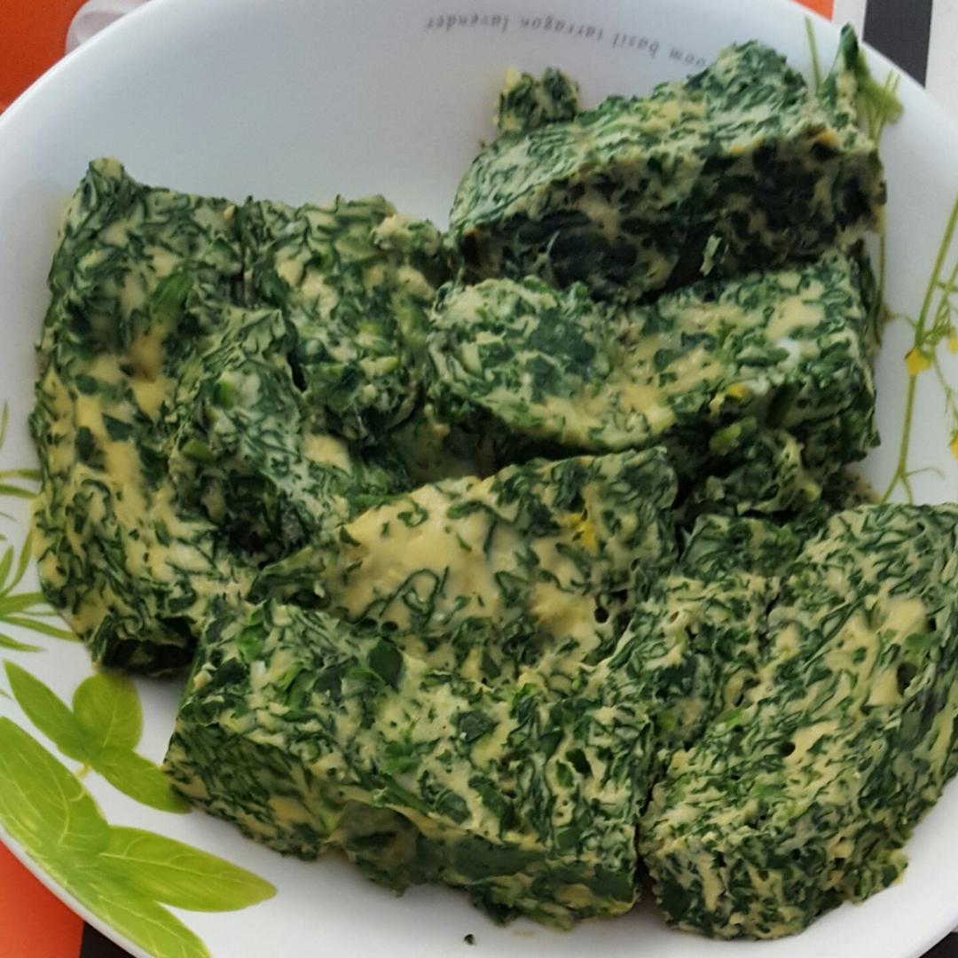蘸汁菠菜鸡蛋糕——春季养生多吃菠菜