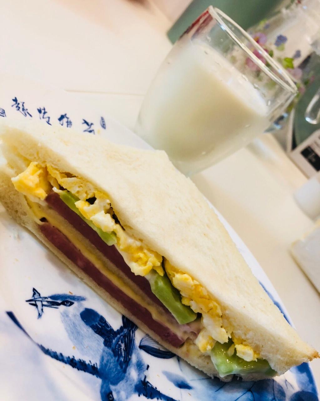 火腿芝士蛋三文治