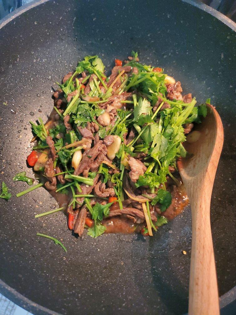 香菜牛肉丝（下饭神器）