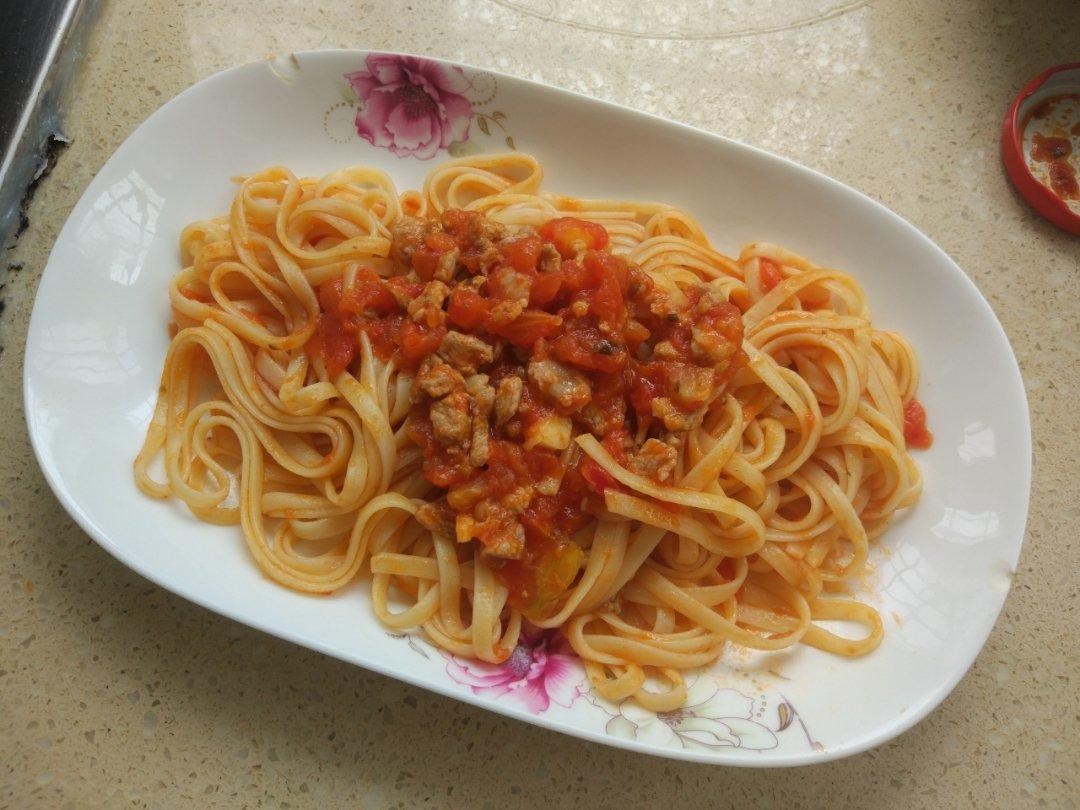最简单的番茄肉酱意大利面