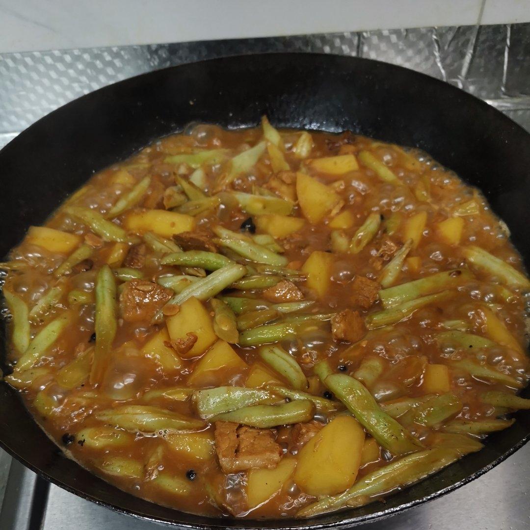 绝对正宗的东北土豆豆角炖五花肉