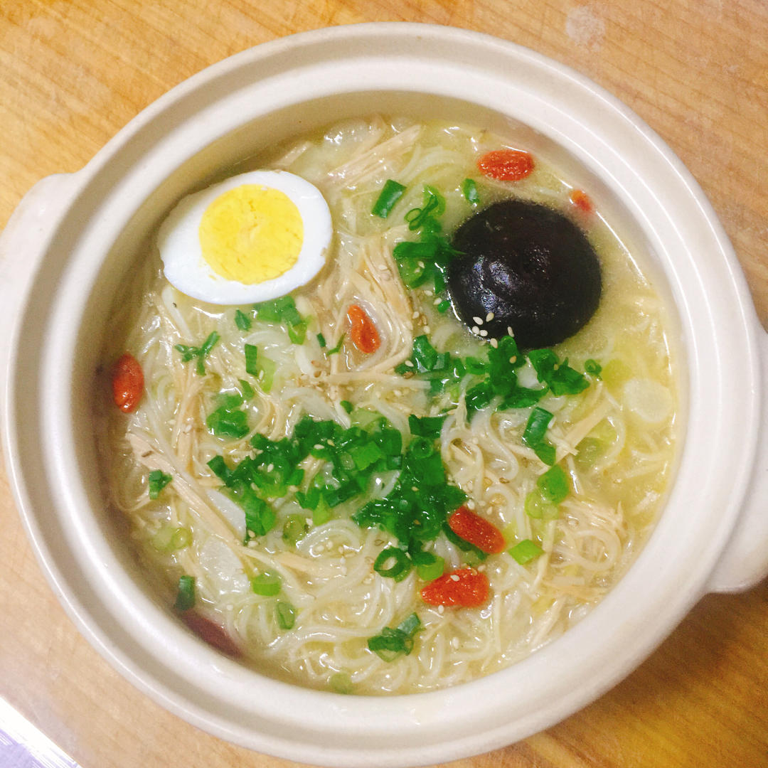 枸杞鸡丝汤面｜太太乐鲜鸡汁芝麻油