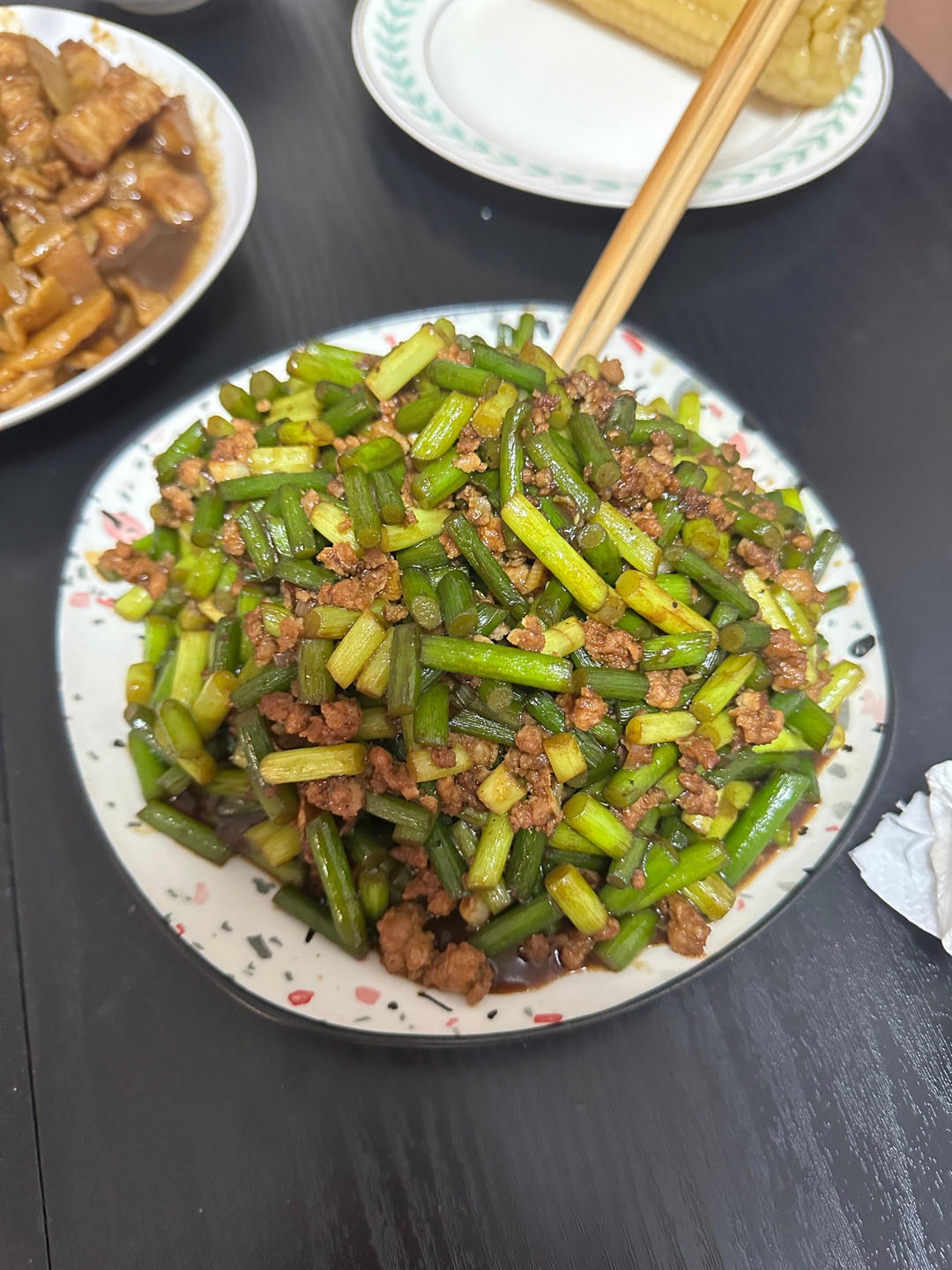 蒜苔炒肉末，三碗米饭都不够吃