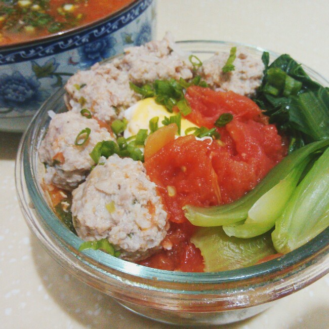 亲子番茄丸子盖饭