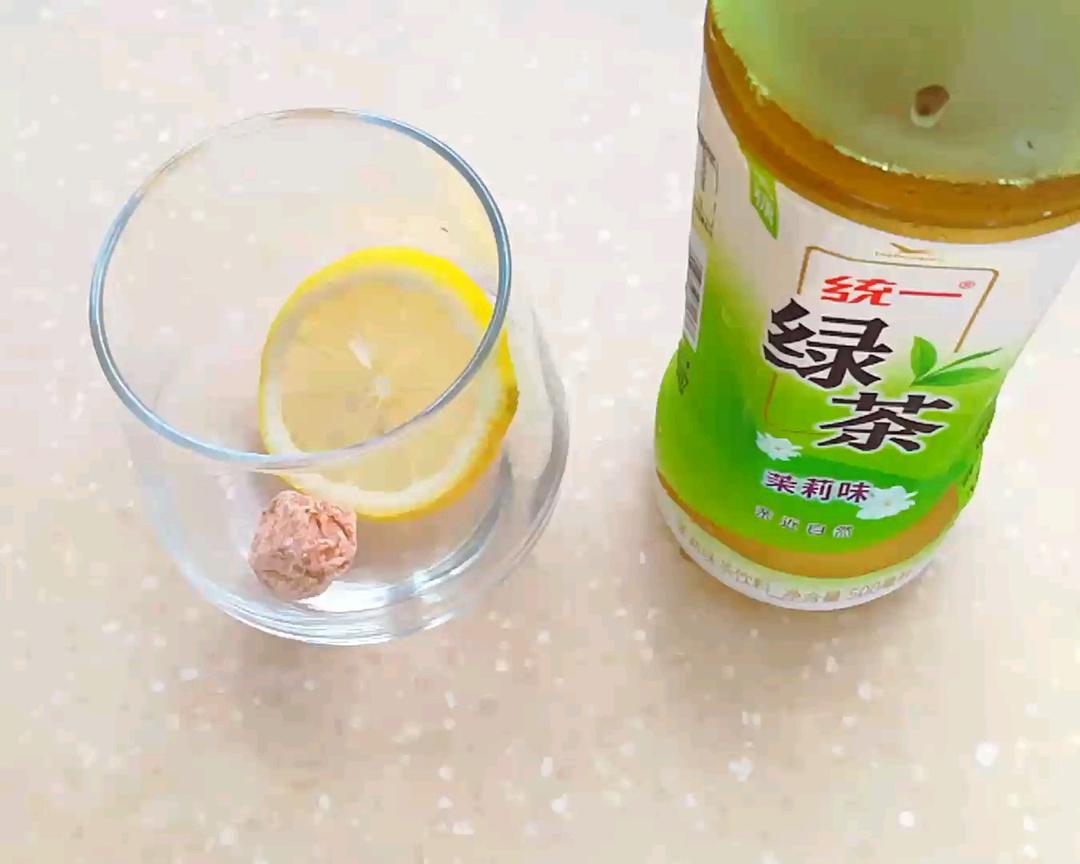 蜂蜜柠檬话梅绿茶饮(懒人版)的做法 步骤3