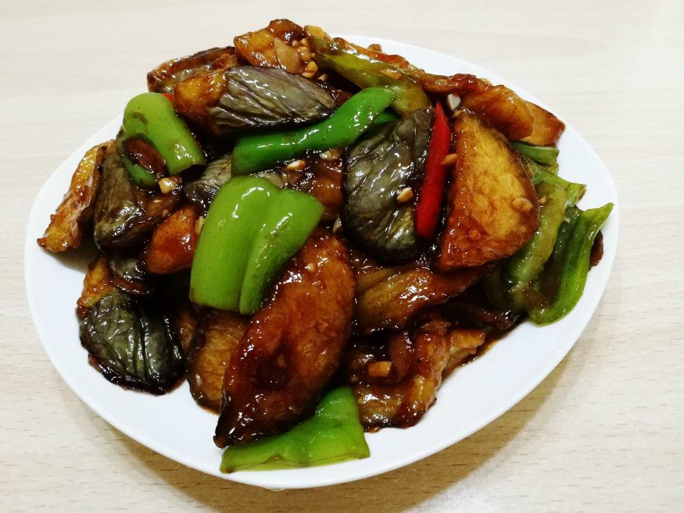红烧茄子（佐西红柿尖椒）