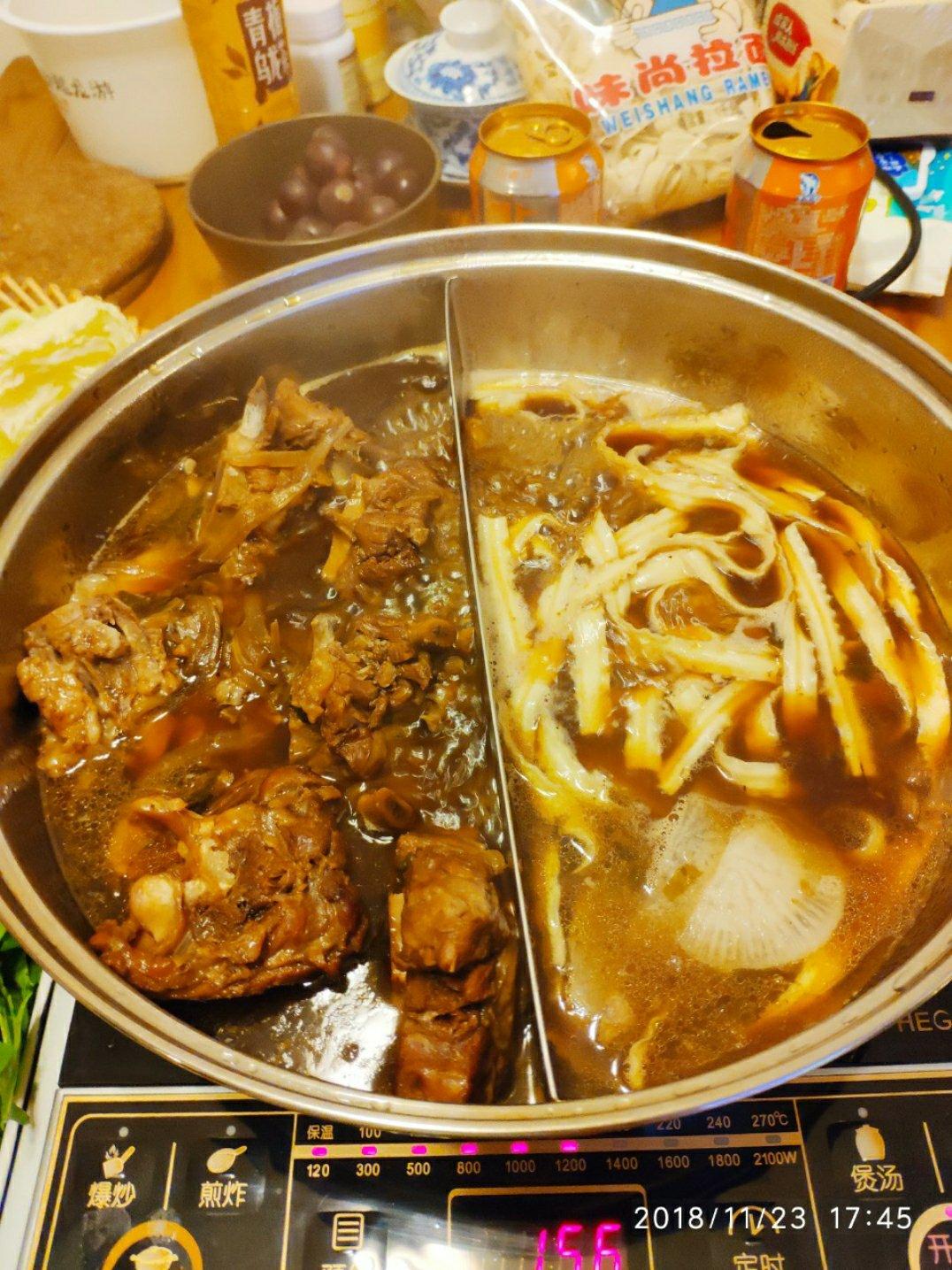 羊蝎子锅 Lamb Hotpot