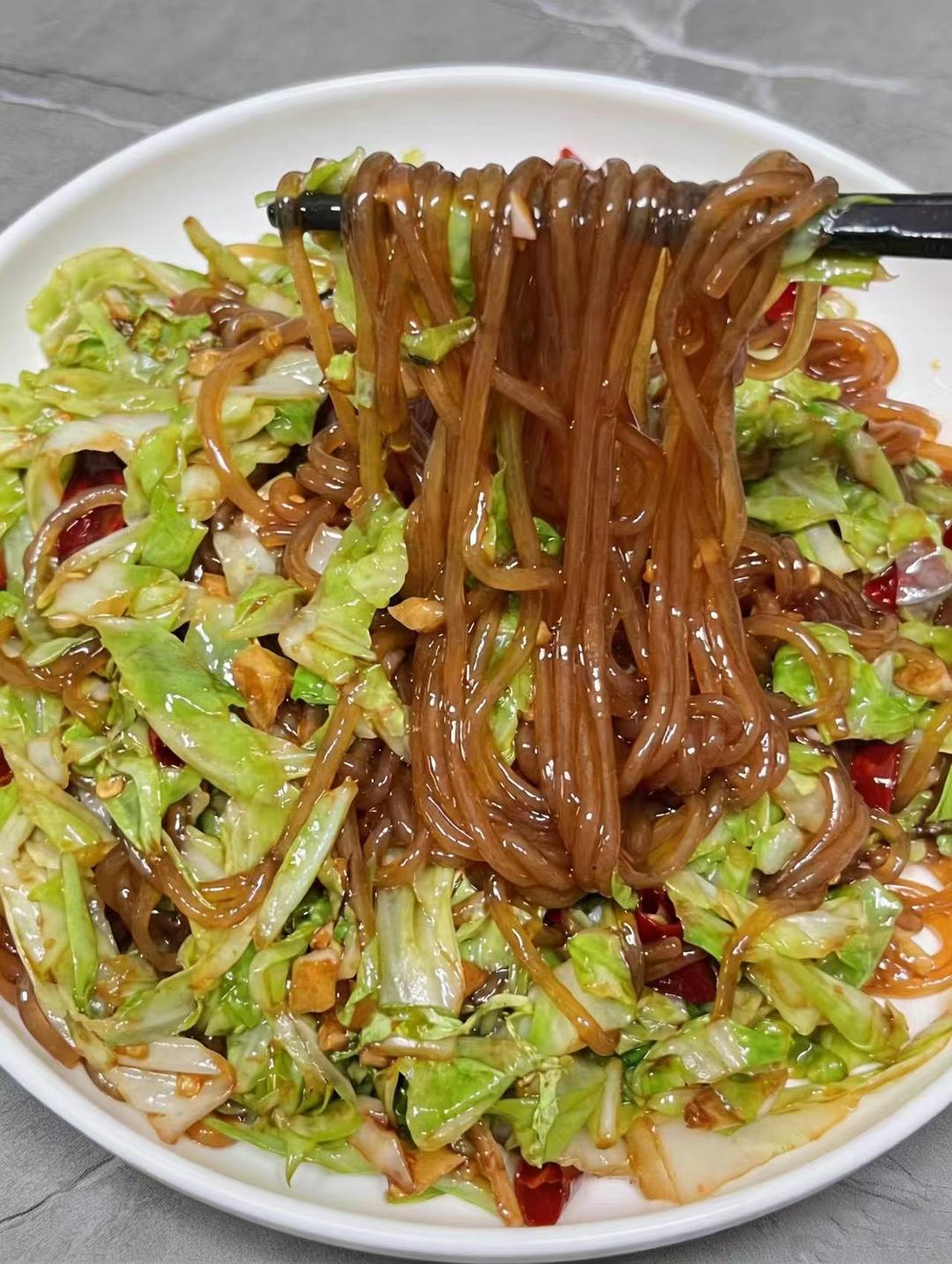 包菜炒粉丝