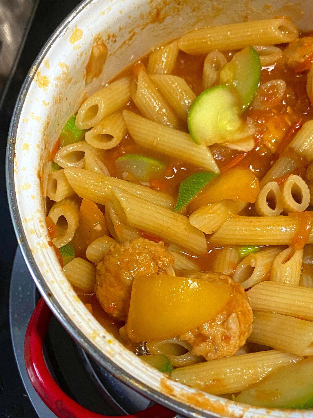 辣味蕃茄肉丸意面