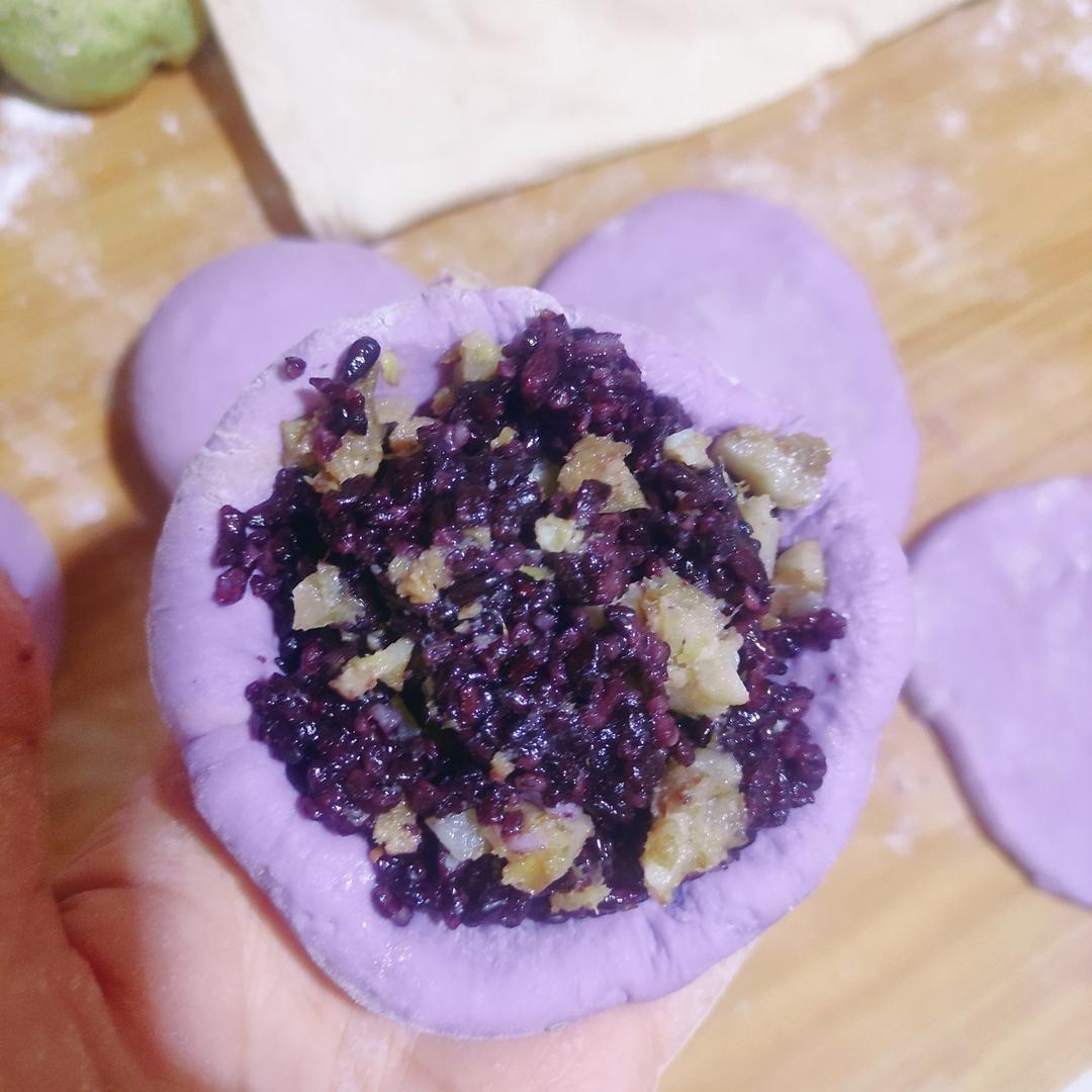 紫薯软欧包（内馅有麻薯，肉松，芋泥，口感超赞）配麻薯做法～