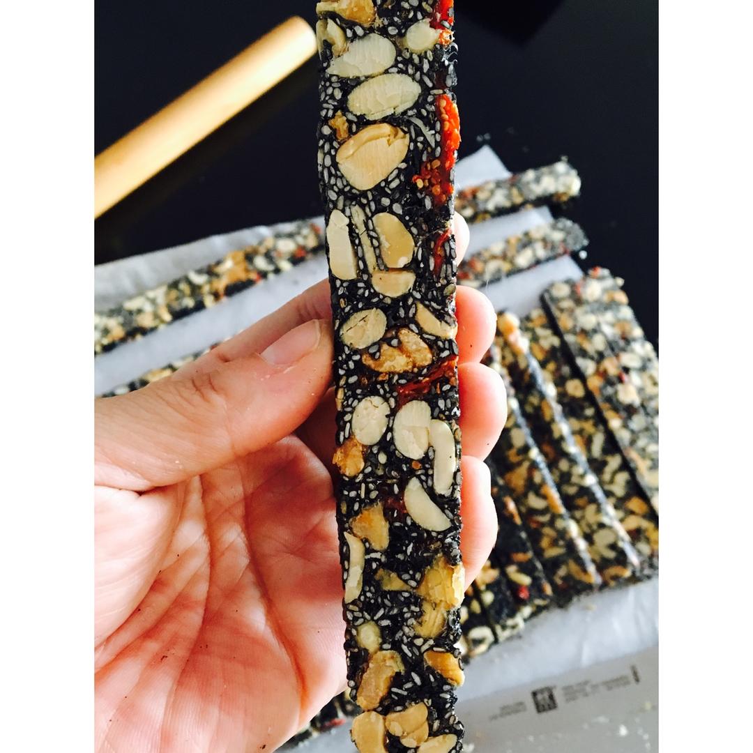 枸杞核桃花生黑芝麻片