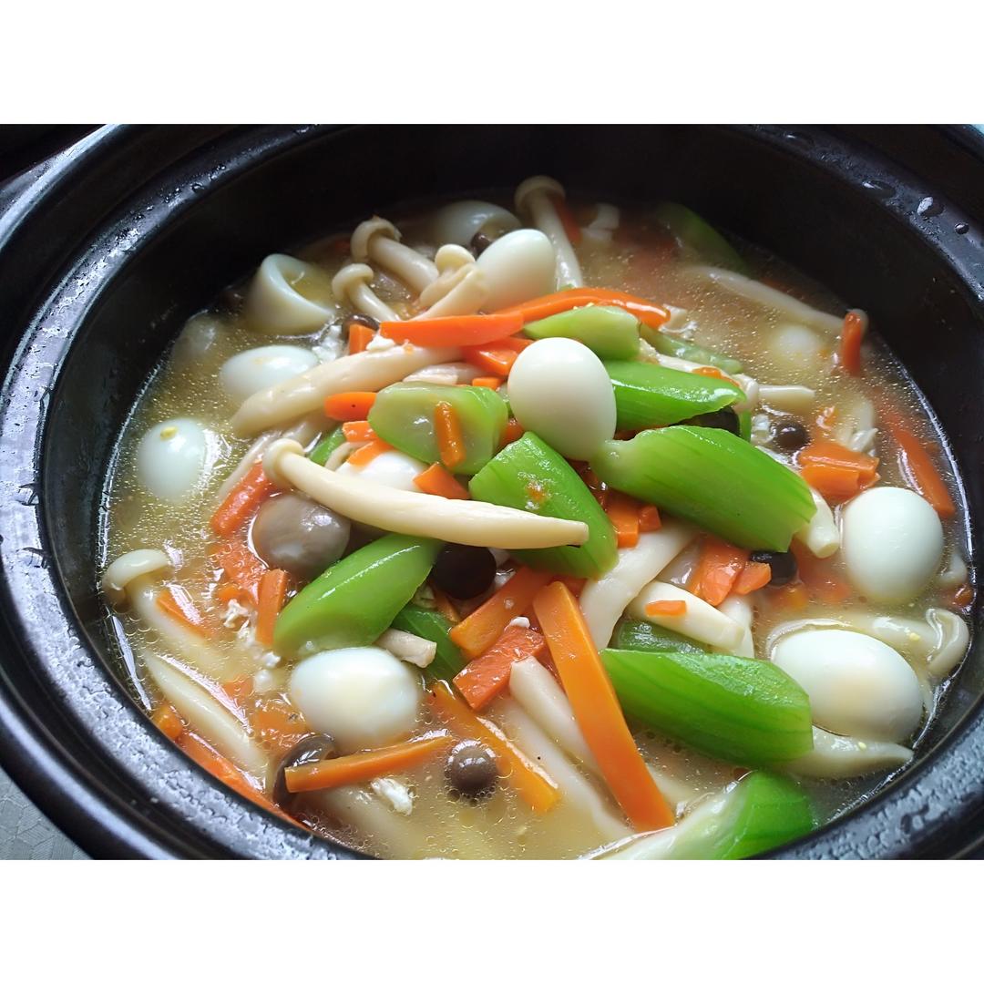 2017-04-14 11:42:48赞芙蓉菌菇丝瓜汤丝瓜,蟹味菇,白玉菇,鲜香菇