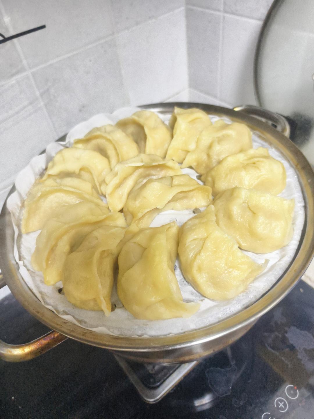 酸菜油滋了蒸饺