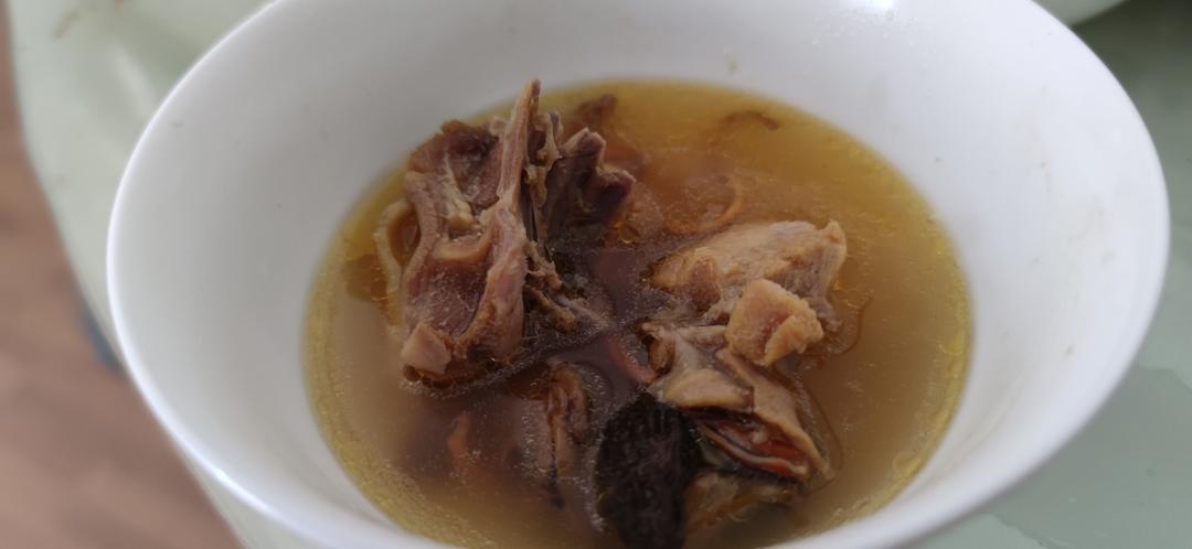 奶奶教的鲜香肥美香菇炖鸡汤