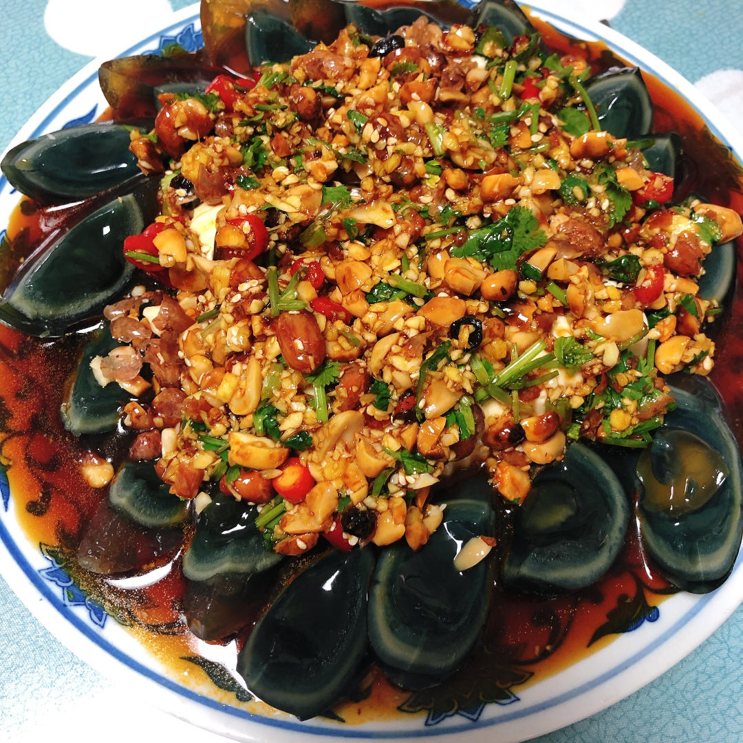 皮蛋拌豆腐