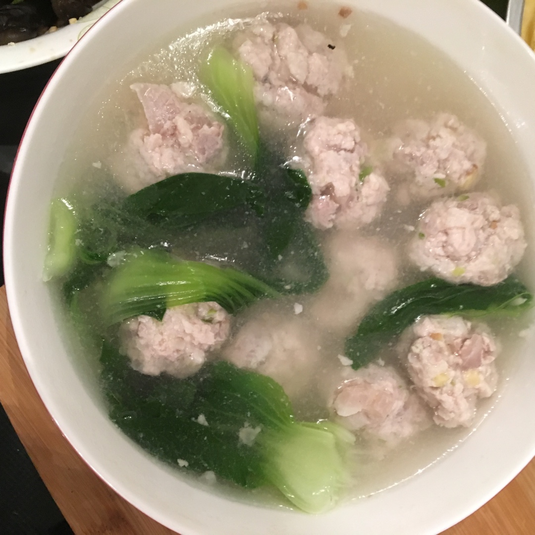 小白菜丸子汤