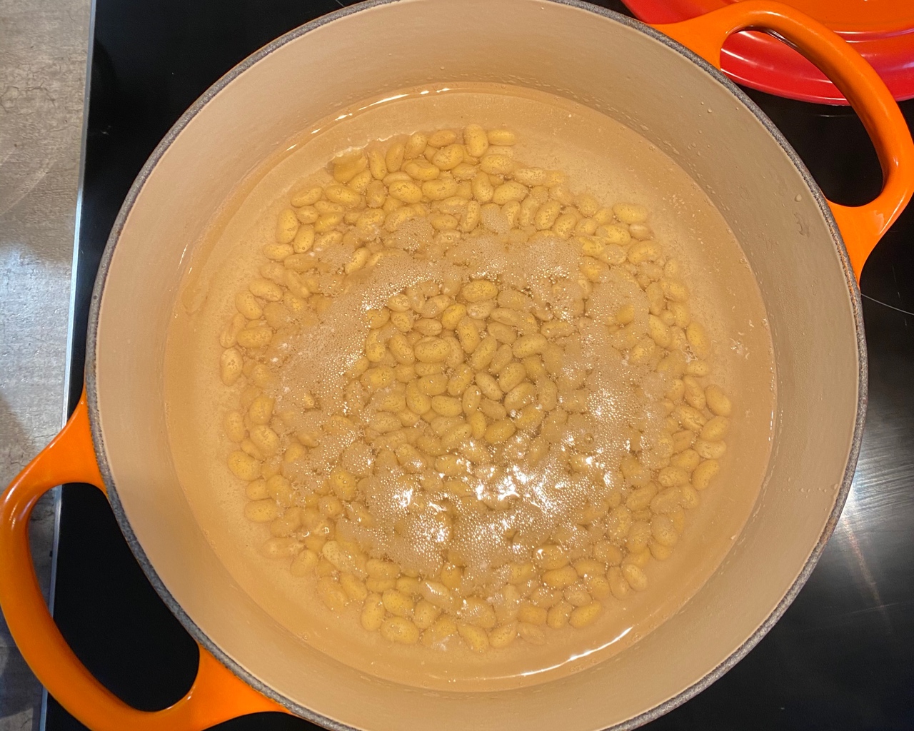 在没有豆浆机的情况下如何给自己煮一锅暖心暖胃的甜豆浆的做法 步骤1