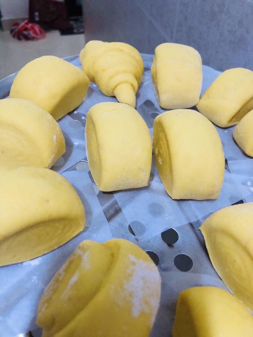 新手也可以--详解如何做出人见人爱、金黄的南瓜馒头