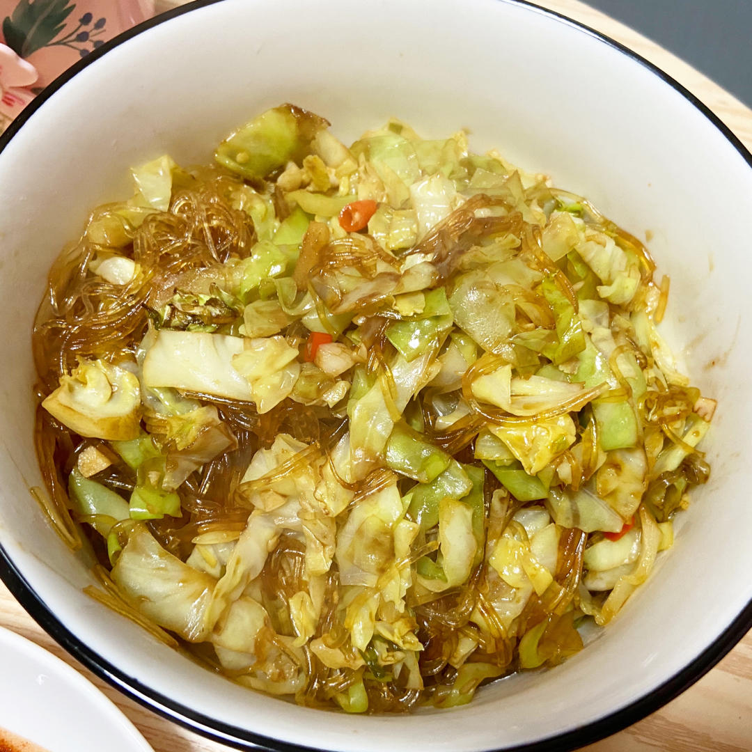 最近爱吃粉丝粉条～包菜炒粉丝