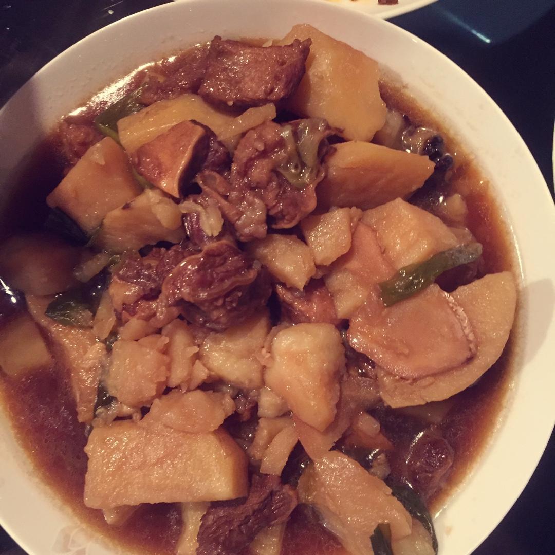 红烧土豆牛腩