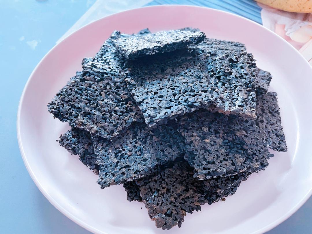 简单易上手的黑芝麻薄饼的做法