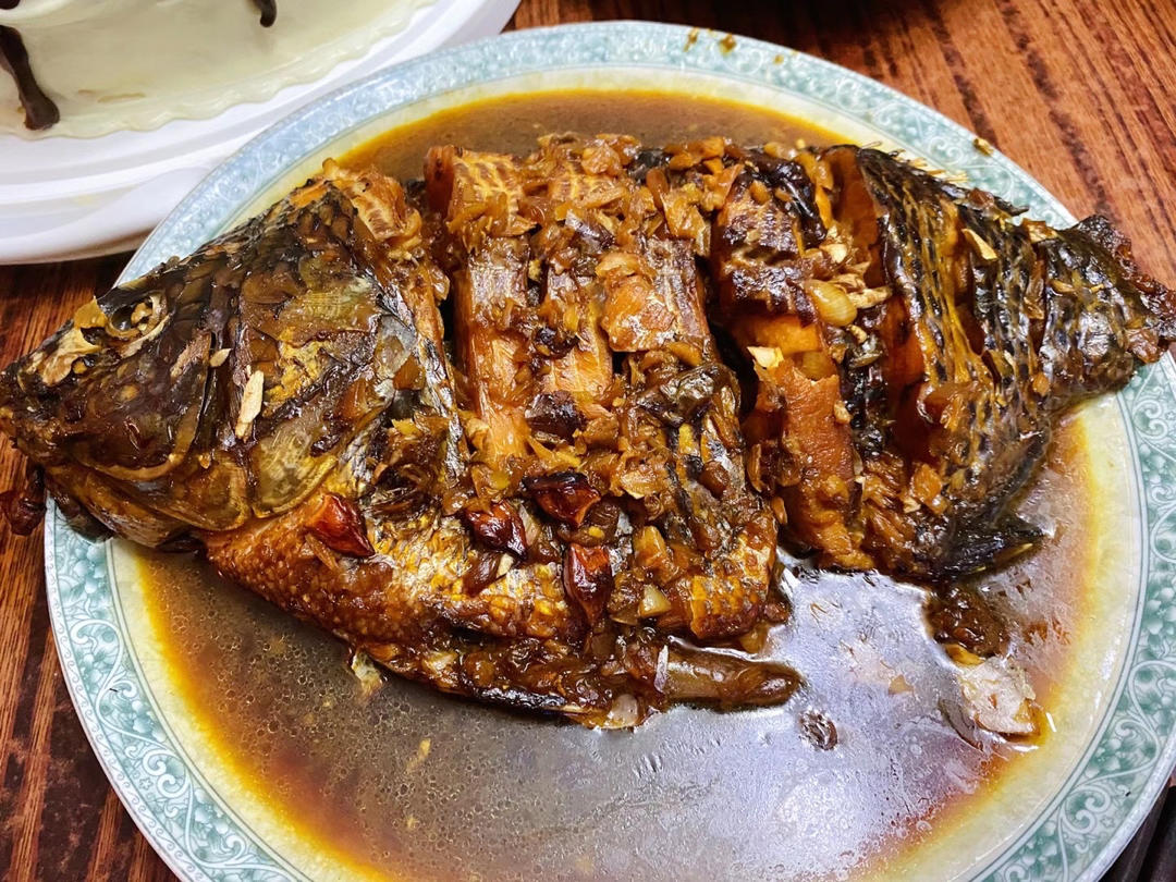 红烧鱼一草鱼一舔盘儿版💕鱼汁拌饭吃两大碗！